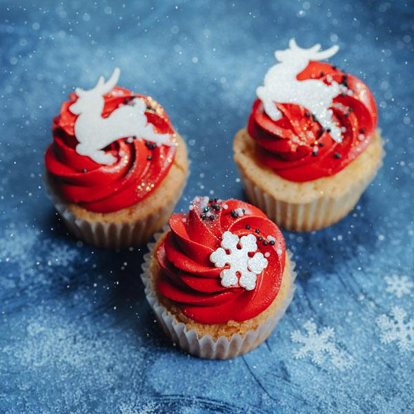 Новогодние капкейки "Олени" - Десерты | MOSCOW FOOD - доставка фуршетных блюд